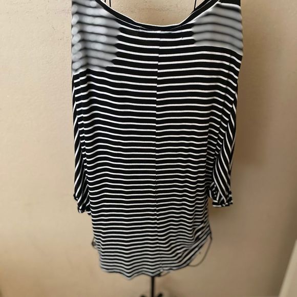 Celebrity Pink striped knit top size 2X - Picture 6 of 6